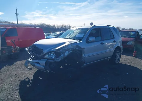 2001 Mercedes-Benz Ml 320 z USA, uszkodzony, nr VIN 4JGAB54E41A232075